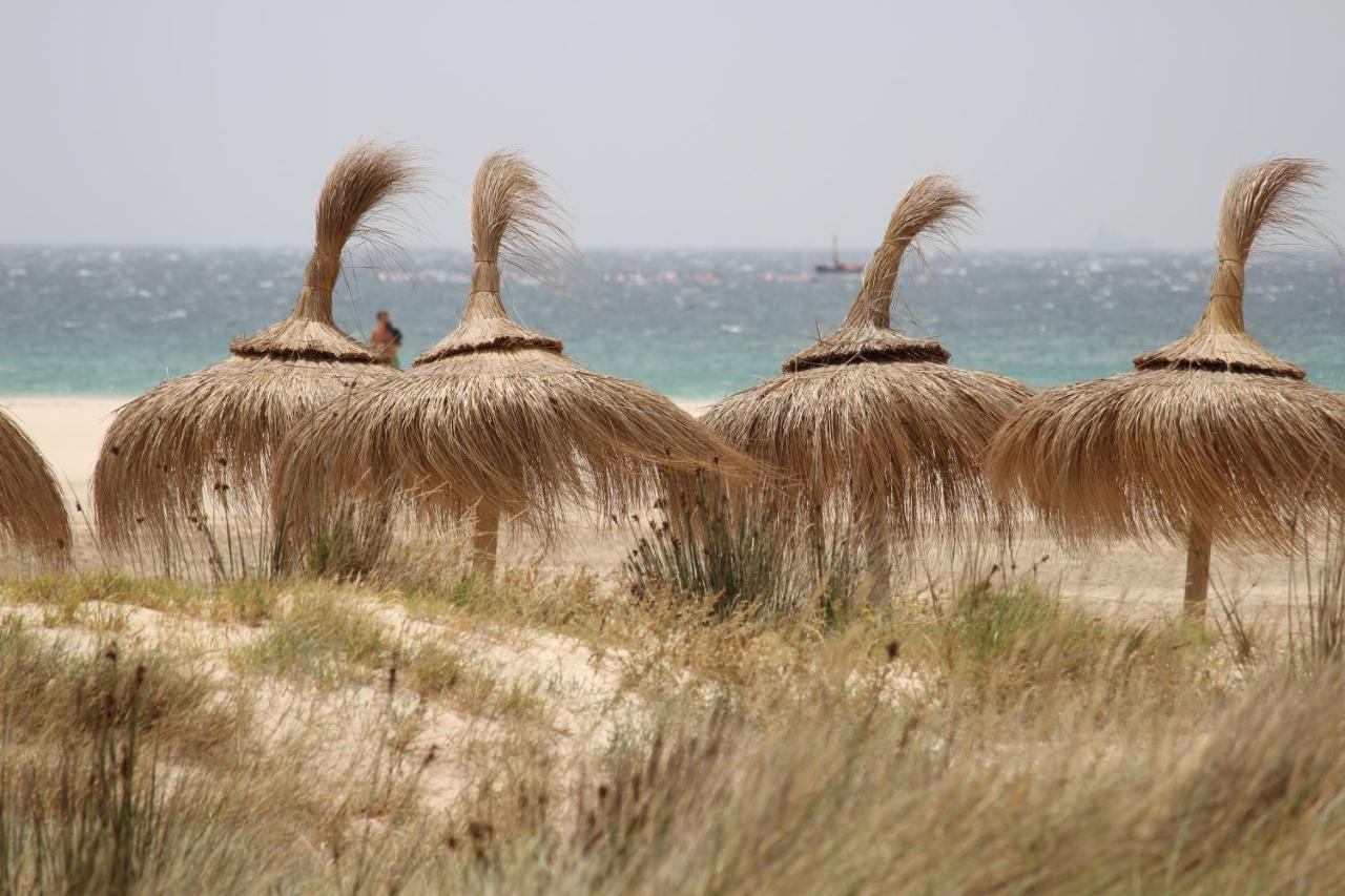 Los Lances Tarifa - Piscina Y Patio Экстерьер фото